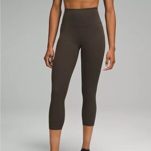 Wunder Train High-Rise Crop 23